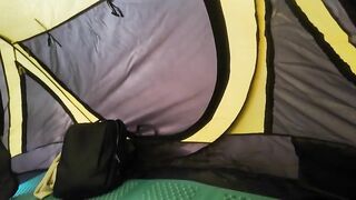 野战偷情私拍与人妻去野外野炊在帐篷内做爱无比刺激！