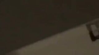 阴毛茂盛的大奶小女友小情侣在家爱爱骚逼抠的淫水狂喷高潮不停被无套输出