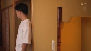 JUQ-429 [中文字幕] 遠野夏生 - 「可以麻煩你的老婆假裝是我的愛人嗎…。」被朋友要求把最愛的老婆借出去，而迎來的最慘結局…。
